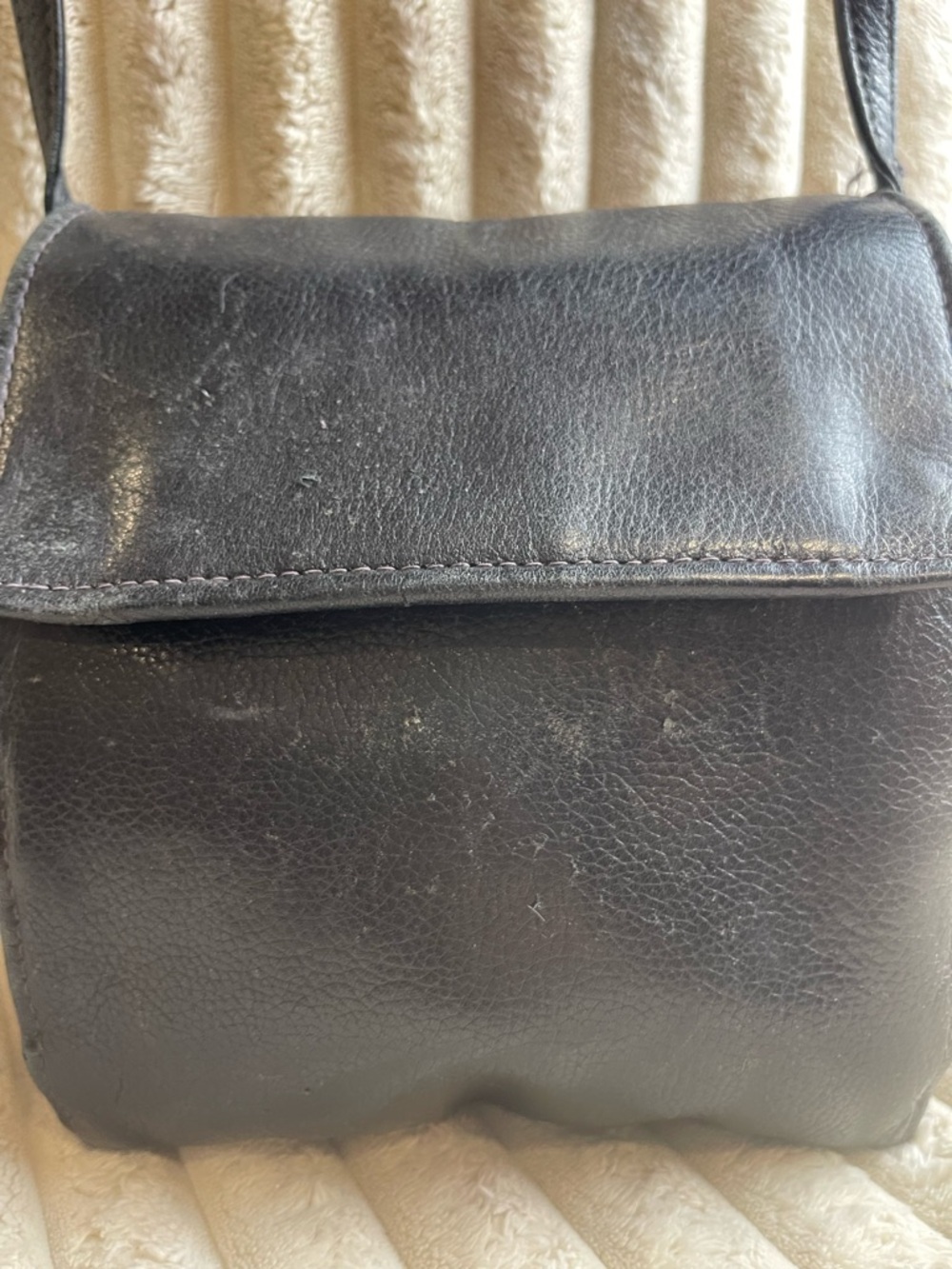Tusk Black Leather Crossbody Bag Adjustable Strap Purse - Picture 2 of 10